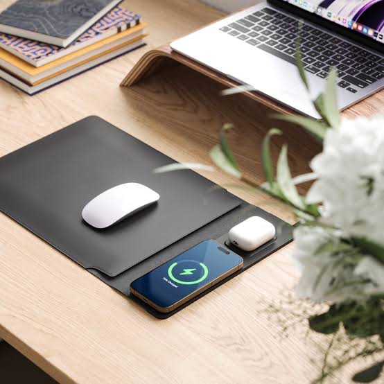 4-in-1 Wireless Charging Laptop Sleeve – Portable Lap Desk & Organizer