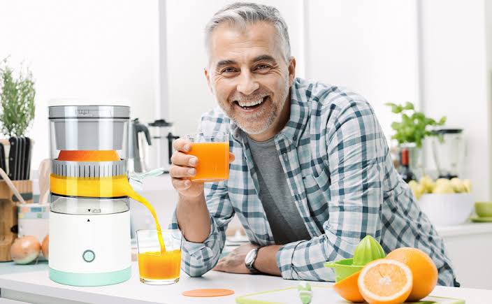 Portable Electric Citrus Squeezer & Juicer – 80W 360° Rotating Press